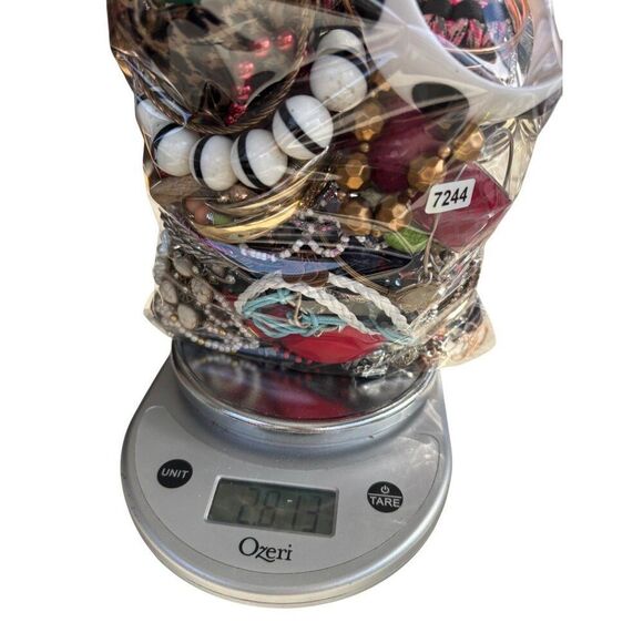 Vintage & Modern Fashion Jewelry Lot Of Mixed Bracelets Bangles & More 2.8 lbs - Picture 1 of 9